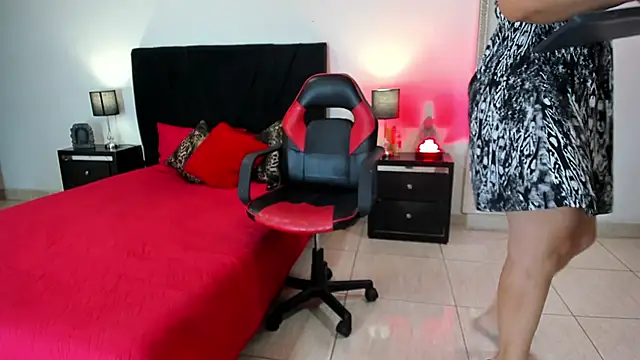 MarilynDavies online show from January 18, 12:46 am