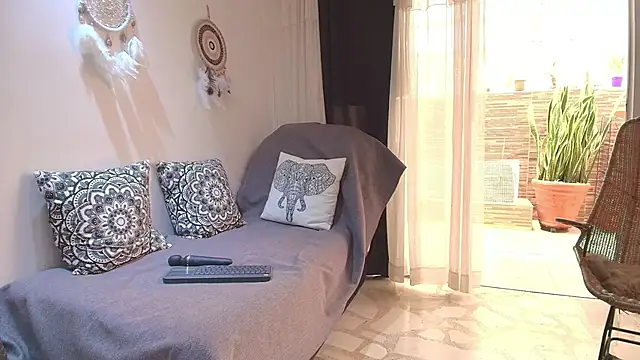 MarilynDavies online show from March 22, 4:37 pm