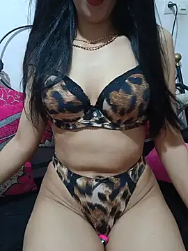 Snapshot of Fatina111 chatting on August 3, 3:16 am Fatina111 online show from August 3, 3:16 am