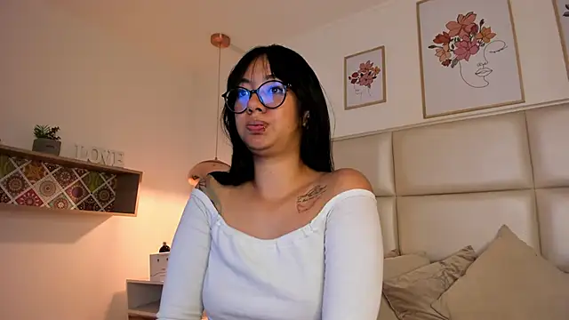 Aily Yozuko online show from February 13, 7:56 am