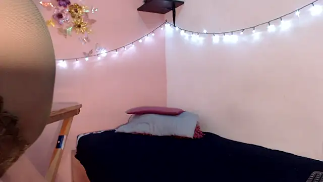 nicollejordan1 online show from August 1, 9:30 am