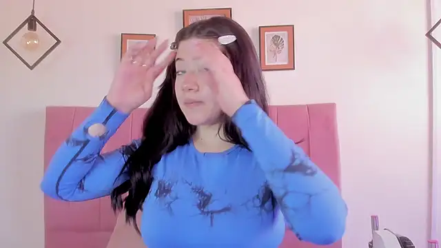 GENNESIS LOVE online show from September 28, 8:58 pm