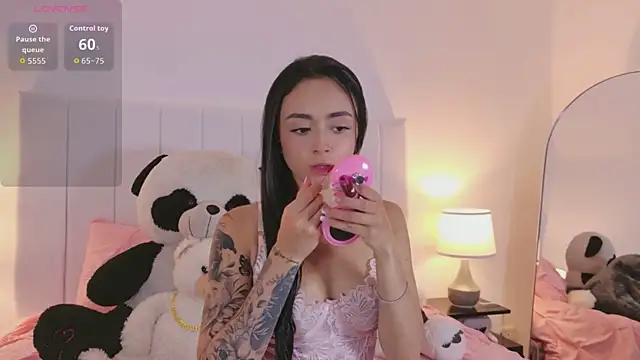 Snapshot of HannaClarrk_ chatting on May 11, 8:06 pm HannaClarrk online show from May 11, 8:06 pm