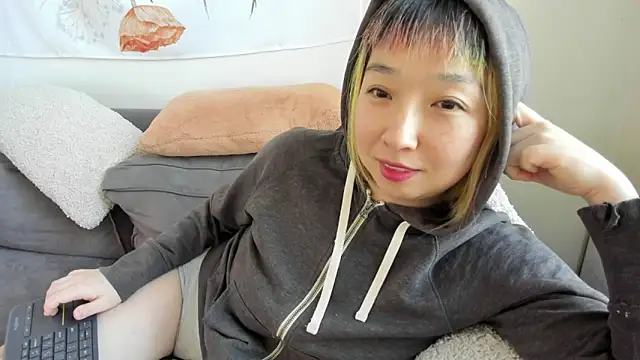 luxgray online show from February 26, 7:38 pm