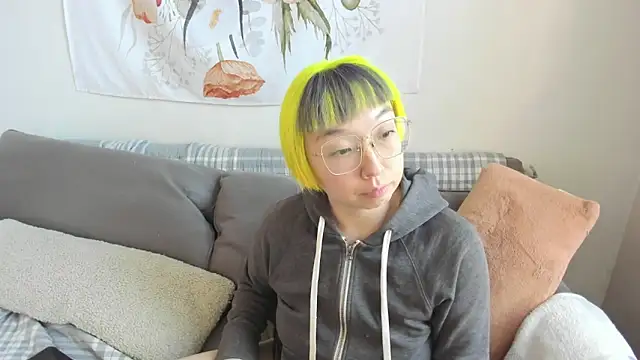 luxgray online show from February 13, 8:05 pm