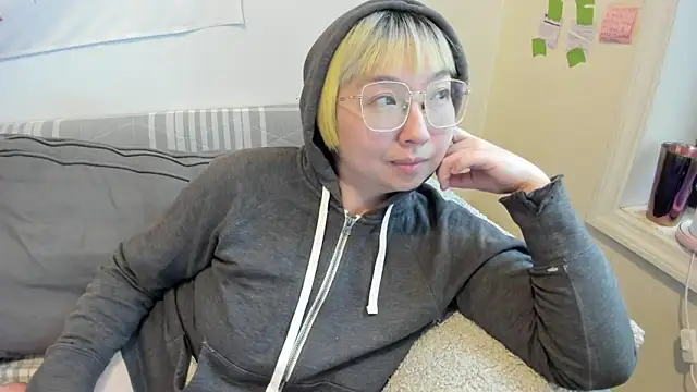 Snapshot of luxgray chatting on May 23, 9:08 pm luxgray online show from May 23, 9:08 pm
