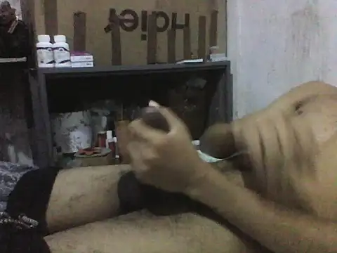 Snapshot of Leopardogonza chatting on July 1, 10:53 pm Leopardogonza online show from July 1, 10:53 pm