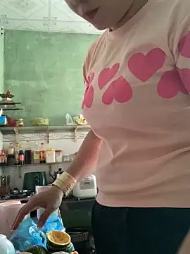 Baby-bigtits online show from December 18, 2:39 am