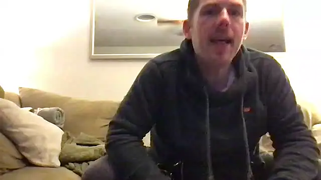 Snapshot of Rock_Pierce chatting on January 12, 1:42 am Rock Pierce online show from January 12, 1:42 am