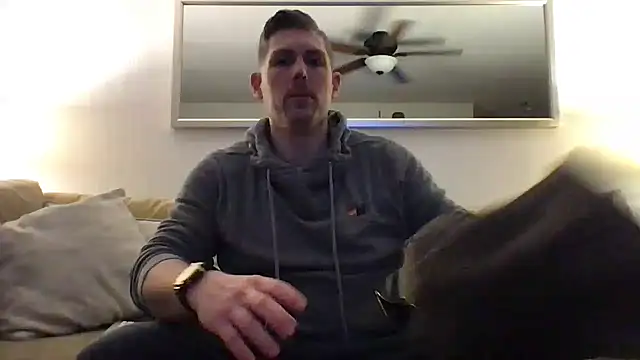 Snapshot of Rock_Pierce chatting on February 4, 6:57 am Rock Pierce online show from February 4, 6:57 am