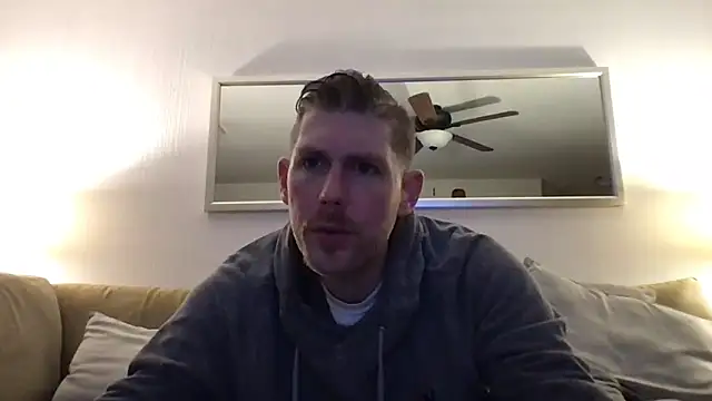 Snapshot of Rock_Pierce chatting on February 8, 5:40 am Rock Pierce online show from February 8, 5:40 am