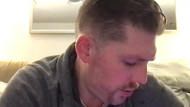 Snapshot of Rock_Pierce chatting on February 8, 1:01 pm Rock Pierce online show from February 8, 1:01 pm