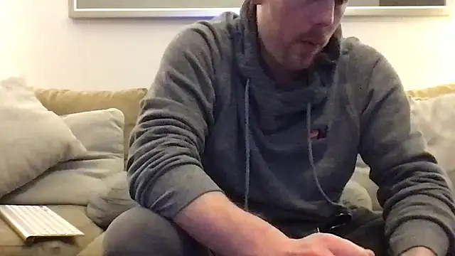 Snapshot of Rock_Pierce chatting on February 8, 4:04 pm Rock Pierce online show from February 8, 4:04 pm