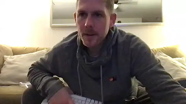 Snapshot of Rock_Pierce chatting on February 12, 7:44 am Rock Pierce online show from February 12, 7:44 am