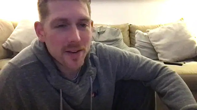 Snapshot of Rock_Pierce chatting on February 12, 10:46 am Rock Pierce online show from February 12, 10:46 am