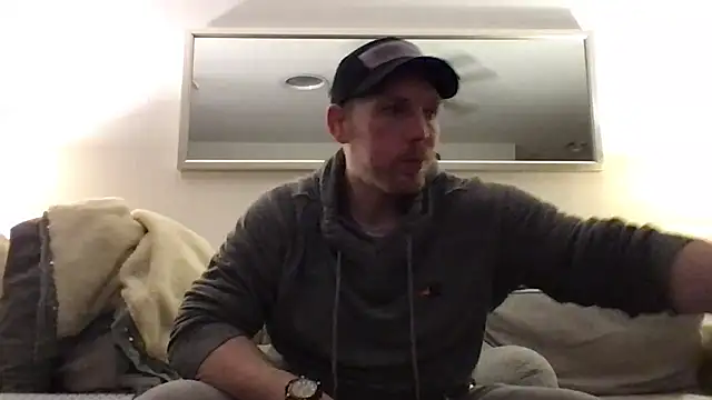 Snapshot of Rock_Pierce chatting on February 22, 5:34 am Rock Pierce online show from February 22, 5:34 am