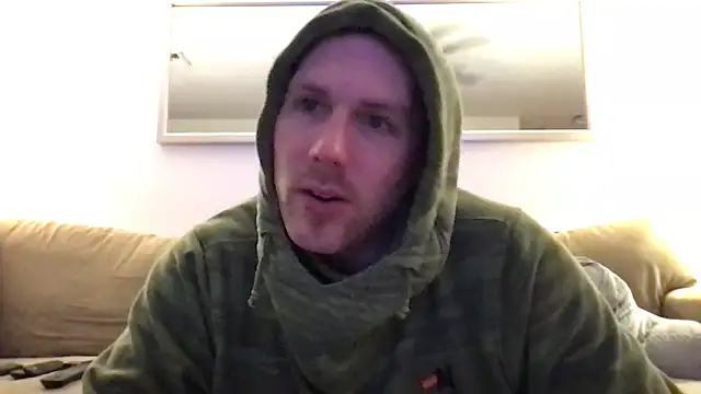 Snapshot of Rock_Pierce chatting on March 11, 4:32 am Rock Pierce online show from March 11, 4:32 am