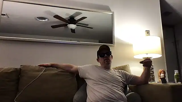 Snapshot of Rock_Pierce chatting on March 13, 9:48 pm Rock Pierce online show from March 13, 9:48 pm