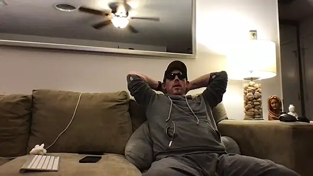 Snapshot of Rock_Pierce chatting on March 14, 12:54 am Rock Pierce online show from March 14, 12:54 am