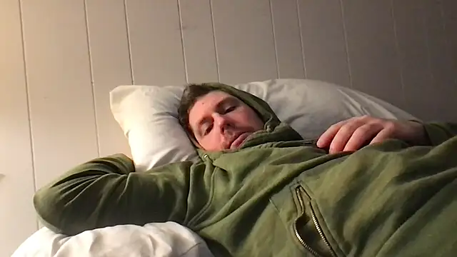 Snapshot of Rock_Pierce chatting on November 10, 5:01 pm Rock Pierce online show from November 10, 5:01 pm