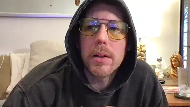 Snapshot of Rock_Pierce chatting on November 14, 6:17 pm Rock Pierce online show from November 14, 6:17 pm