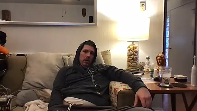 Snapshot of Rock_Pierce chatting on November 16, 5:18 pm Rock Pierce online show from November 16, 5:18 pm