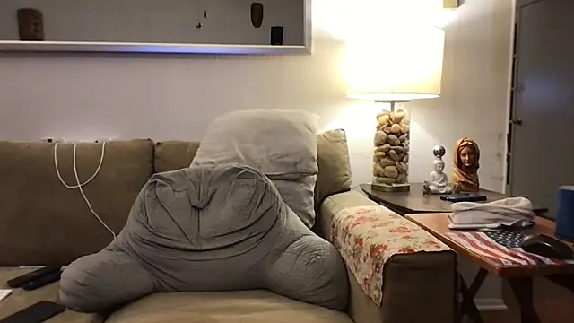 Snapshot of Rock_Pierce chatting on December 15, 11:25 am Rock Pierce online show from December 15, 11:25 am