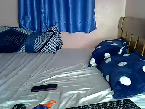 Snapshot of sweet_rozie chatting on May 27, 6:43 am sweet rozie online show from May 27, 6:43 am