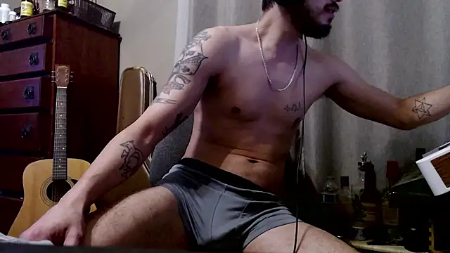 Snapshot of psil0cyb0rg chatting on April 17, 4:04 am psil0cyb0rg online show from April 17, 4:04 am