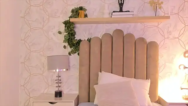 Roma  love online show from December 11, 12:23 pm