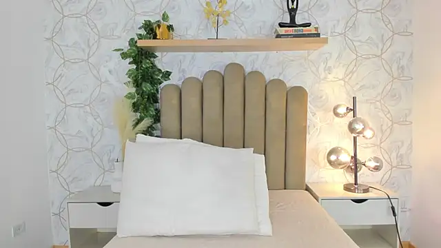 Roma  love online show from October 27, 12:09 pm