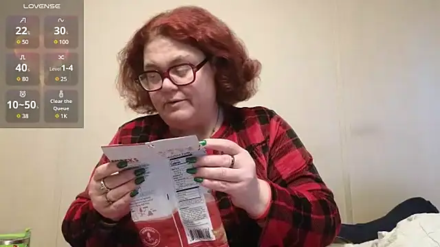 Snapshot of EmberCum chatting on December 6, 3:33 pm EmberCum online show from December 6, 3:33 pm