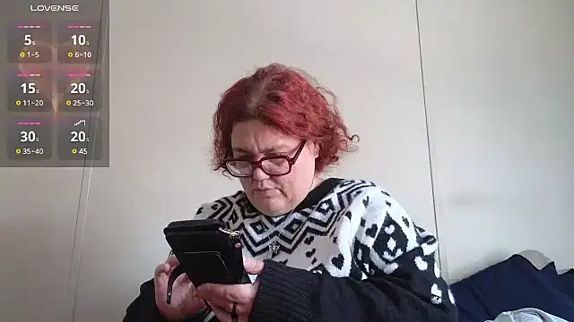 Snapshot of EmberCum chatting on January 7, 3:12 pm EmberCum online show from January 7, 3:12 pm