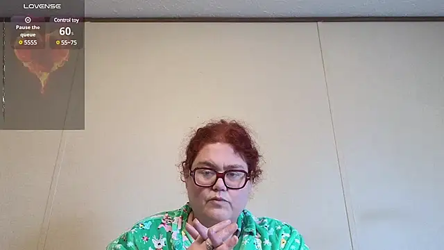 Snapshot of EmberCum chatting on February 4, 5:01 pm EmberCum online show from February 4, 5:01 pm