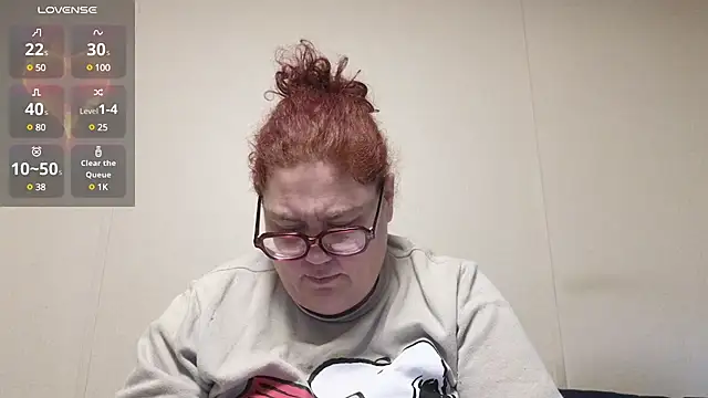 Snapshot of EmberCum chatting on February 6, 10:26 am EmberCum online show from February 6, 10:26 am