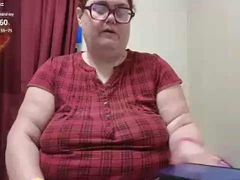 Snapshot of EmberCum chatting on February 10, 12:08 pm EmberCum online show from February 10, 12:08 pm