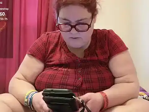 Snapshot of EmberCum chatting on February 10, 3:10 pm EmberCum online show from February 10, 3:10 pm