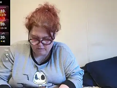 Snapshot of EmberCum chatting on February 27, 1:49 pm EmberCum online show from February 27, 1:49 pm