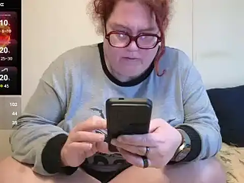 Snapshot of EmberCum chatting on February 27, 4:53 pm EmberCum online show from February 27, 4:53 pm