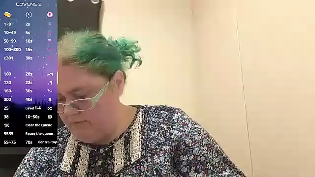 Snapshot of EmberCum chatting on September 10, 2:55 am EmberCum online show from September 10, 2:55 am