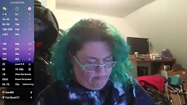 Snapshot of EmberCum chatting on October 27, 9:57 am EmberCum online show from October 27, 9:57 am