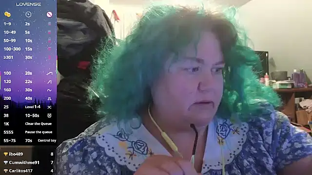 Snapshot of EmberCum chatting on October 28, 9:57 am EmberCum online show from October 28, 9:57 am