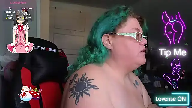 Snapshot of EmberCum chatting on November 7, 1:55 pm EmberCum online show from November 7, 1:55 pm