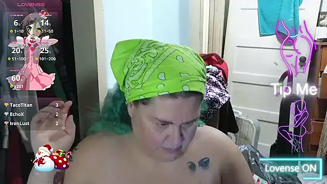 Snapshot of EmberCum chatting on November 10, 10:03 am EmberCum online show from November 10, 10:03 am