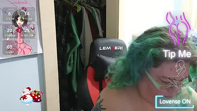 Snapshot of EmberCum chatting on November 17, 10:32 am EmberCum online show from November 17, 10:32 am