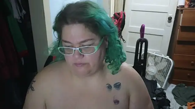 Snapshot of EmberCum chatting on November 25, 8:47 am EmberCum online show from November 25, 8:47 am