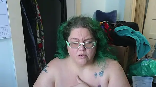 Snapshot of EmberCum chatting on December 16, 1:05 pm EmberCum online show from December 16, 1:05 pm