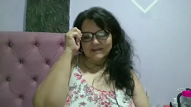 kassandra02 online show from May 25, 3:01 am