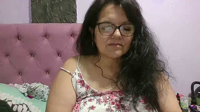 kassandra02 online show from June 5, 3:35 am