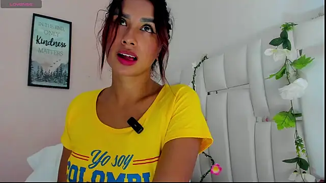 Snapshot of Vivi_bless chatting on July 7, 4:11 pm Vivi bless online show from July 7, 4:11 pm